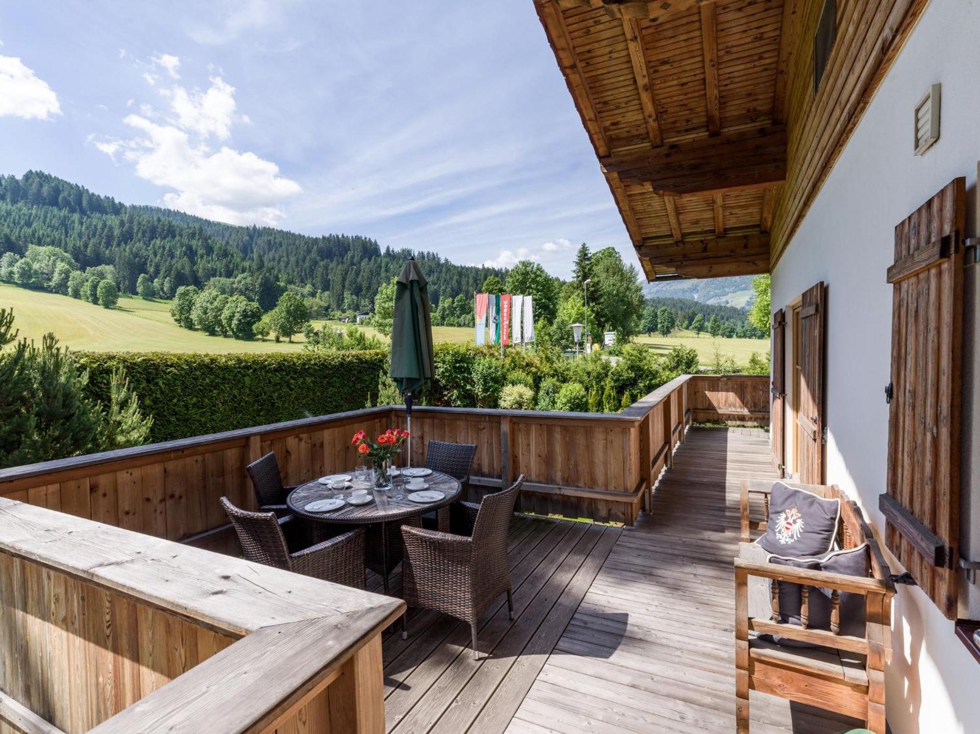 Landhaus Kitzhorn Appartement Hahnenkamm - By Nv-Appartements Kitzbühel Exterior foto